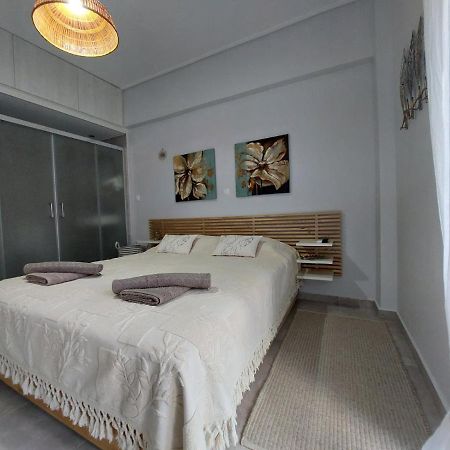 Zeppelin Apartment Loutráki Eksteriør billede