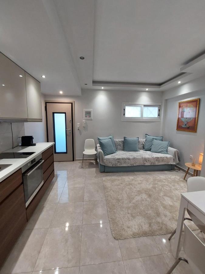 Zeppelin Apartment Loutráki Eksteriør billede